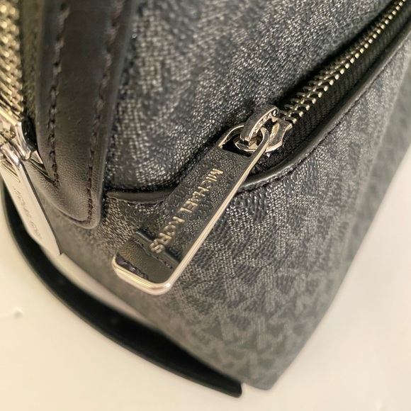 Michael Kors Sheila  Black Backpack - Picture 12 of 12